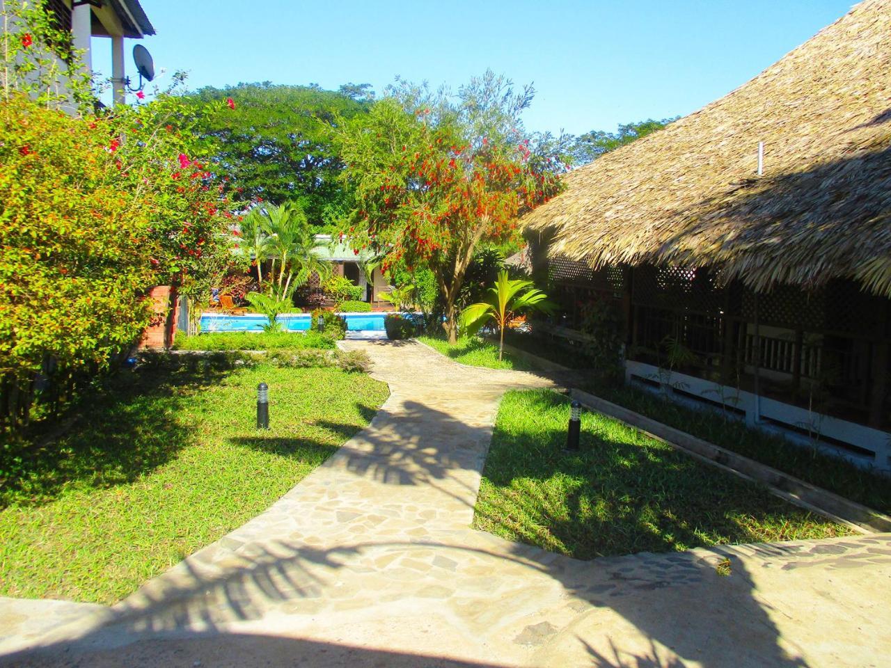 Tropic Hotel Ambondrona  Exterior photo